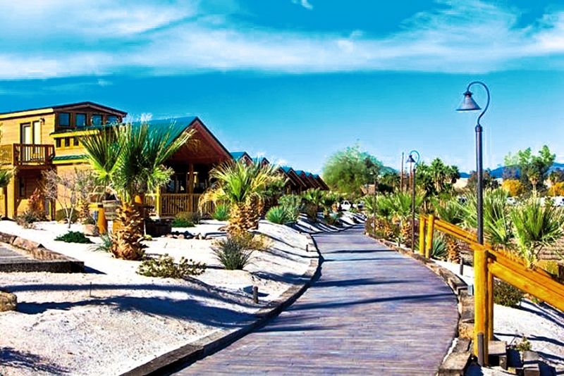 Pirate Cove Resort & Marina Needles Exteriör bild
