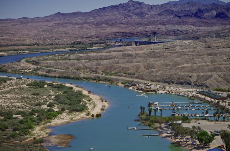 Pirate Cove Resort & Marina Needles Exteriör bild