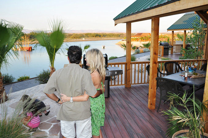 Pirate Cove Resort & Marina Needles Exteriör bild